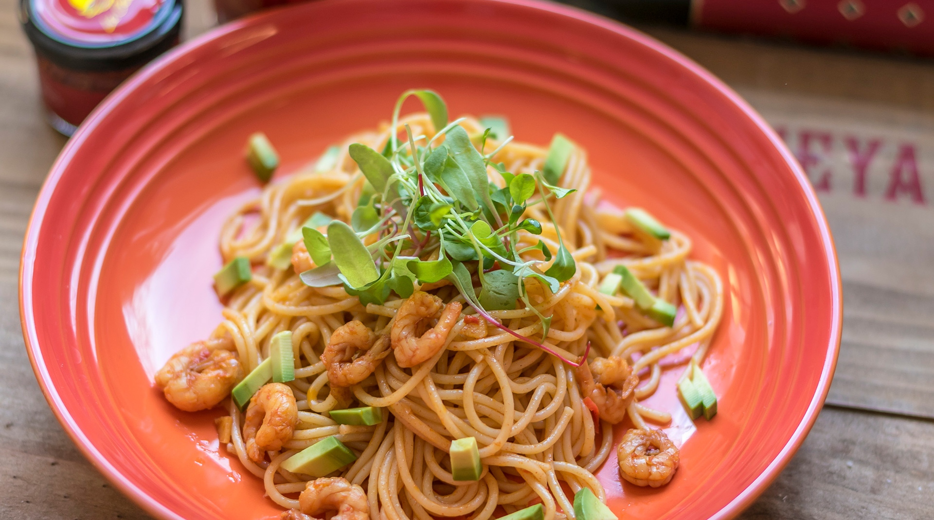 chili savupaprika katkarapu spagetti